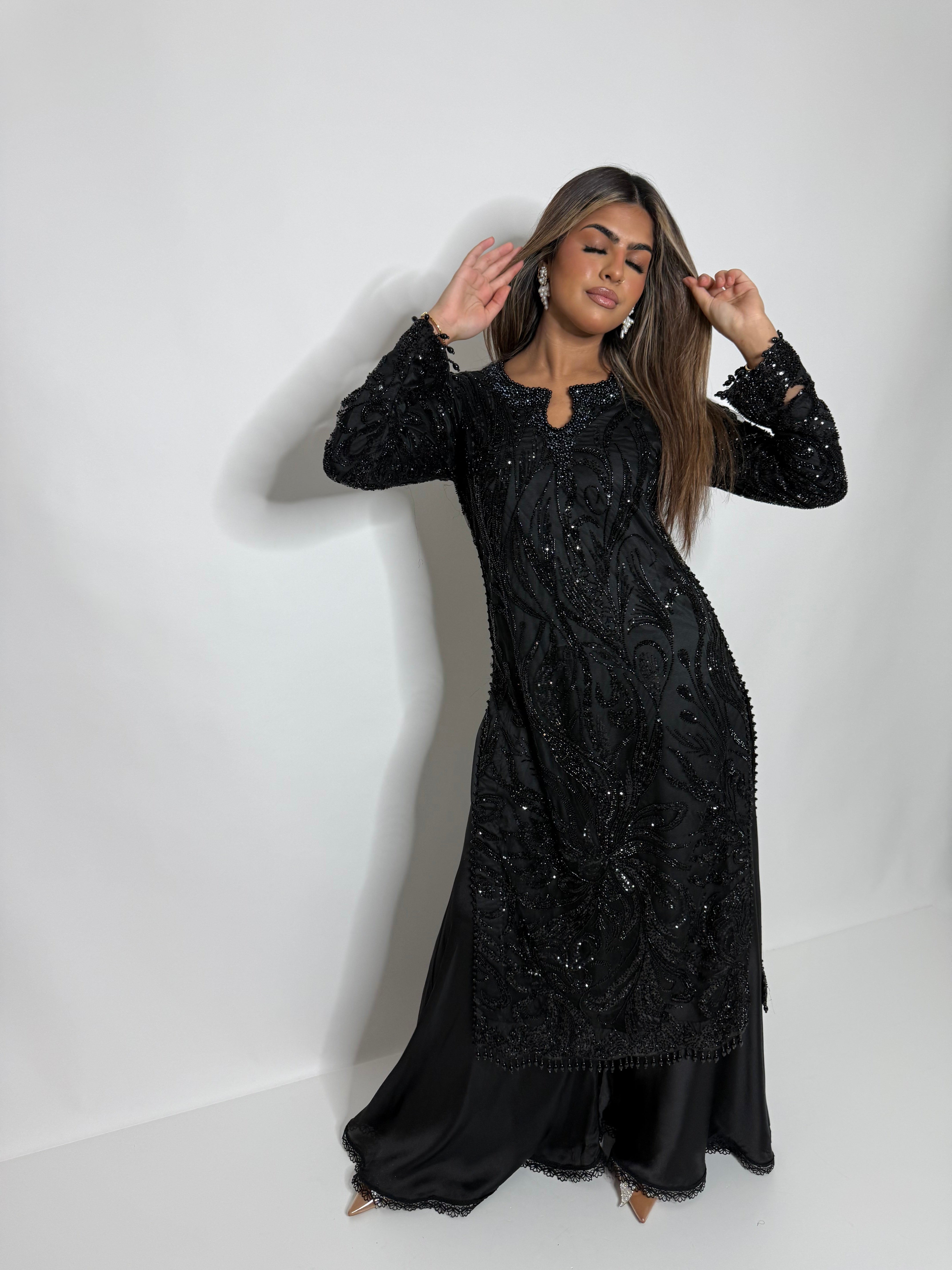 black-cutdana-sleeve-pearl-detail-03