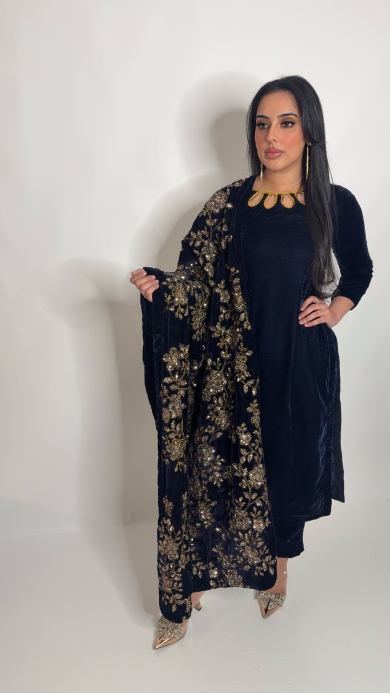 Velvet Royale – Navy & Gold Three Piece Pakistani Suit
