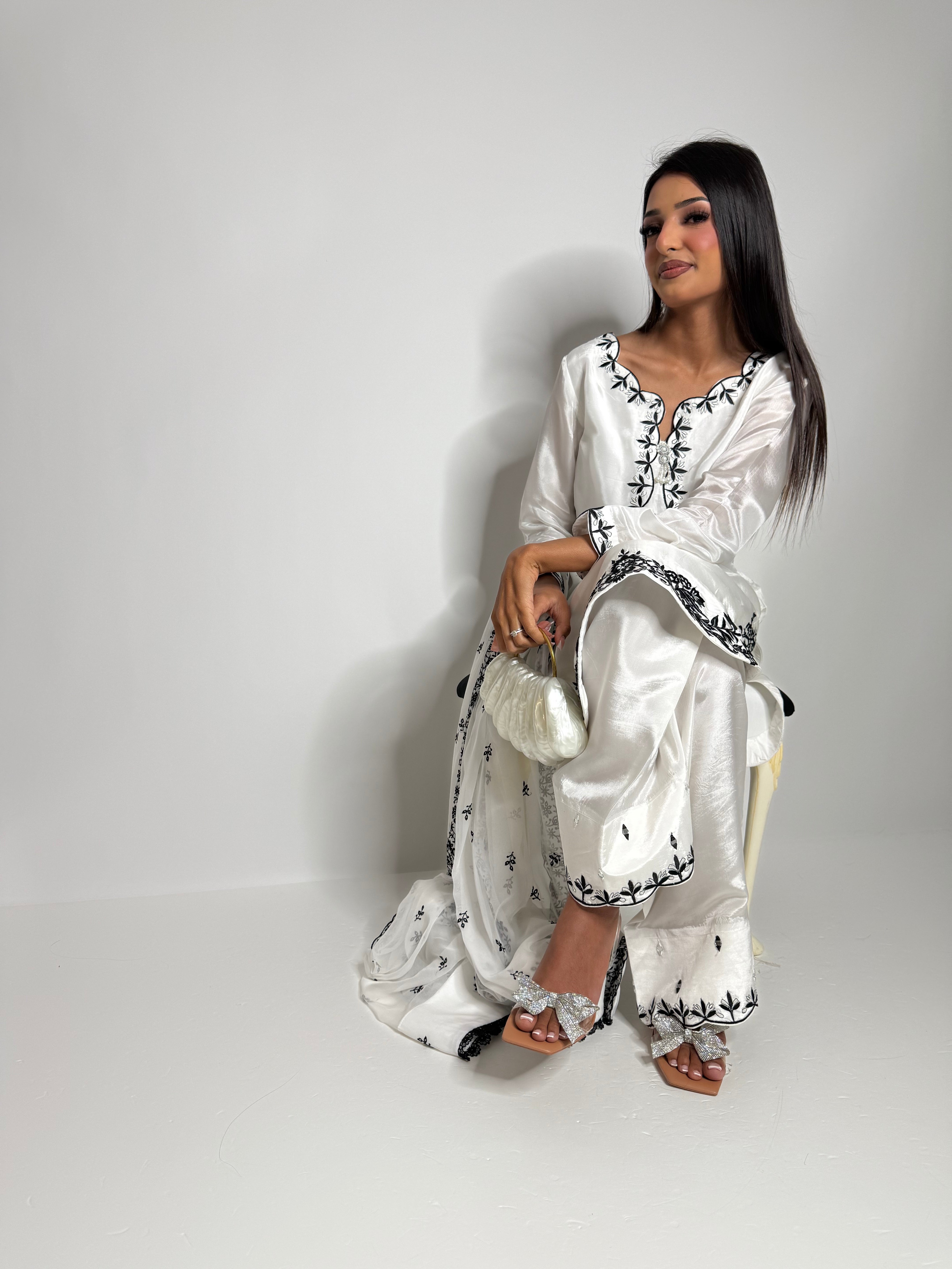 White tussel silk Pakistani suit with dupatta – Ameliyana Boutique