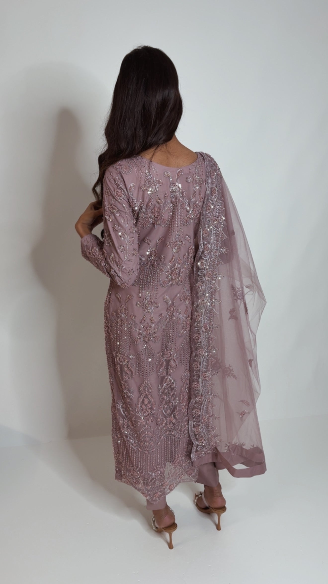 Sélene – Lilac Embroidered Three Piece Pakistani Suit