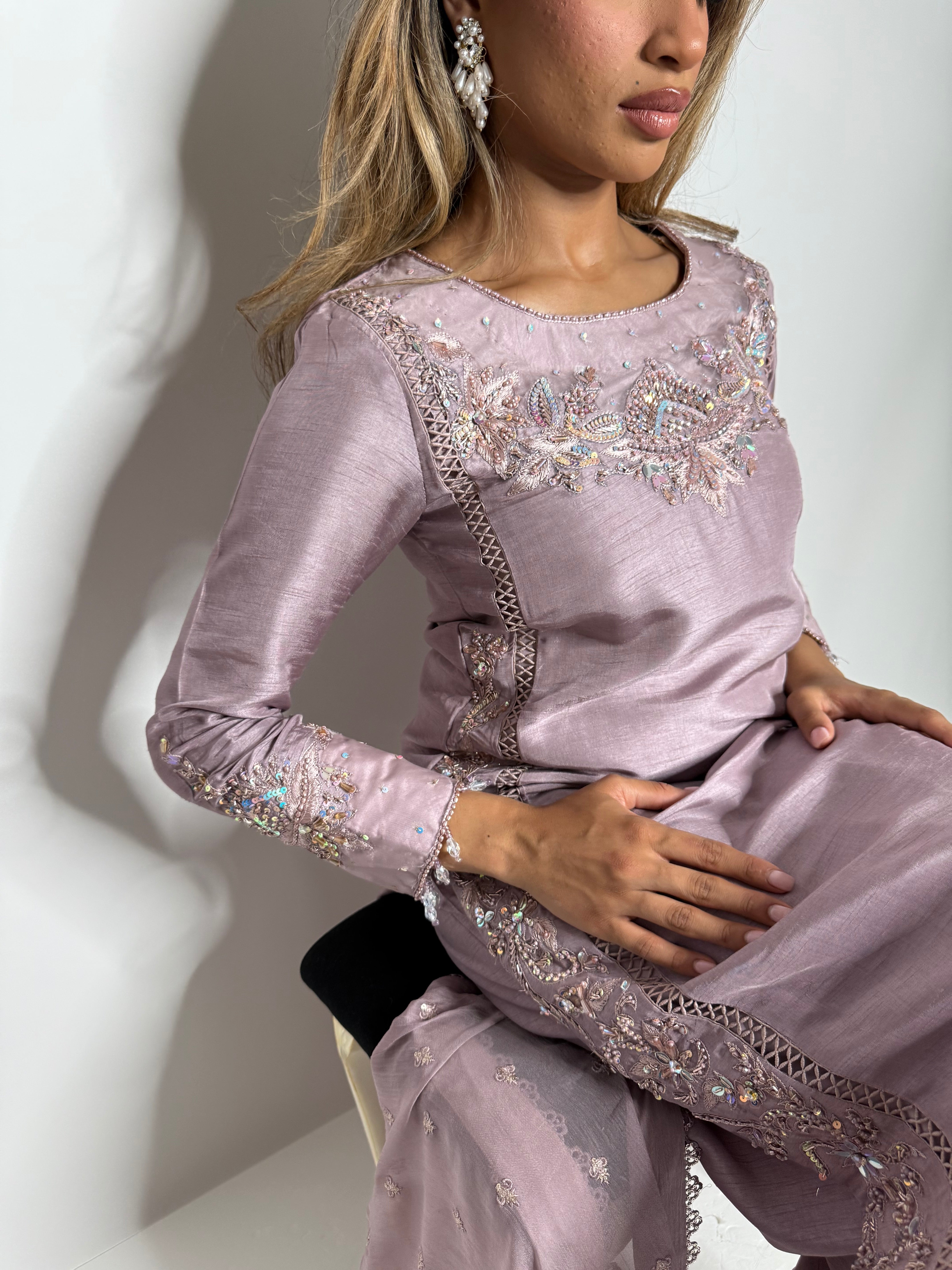 Mauve wedding guest outfit Pakistani fashion