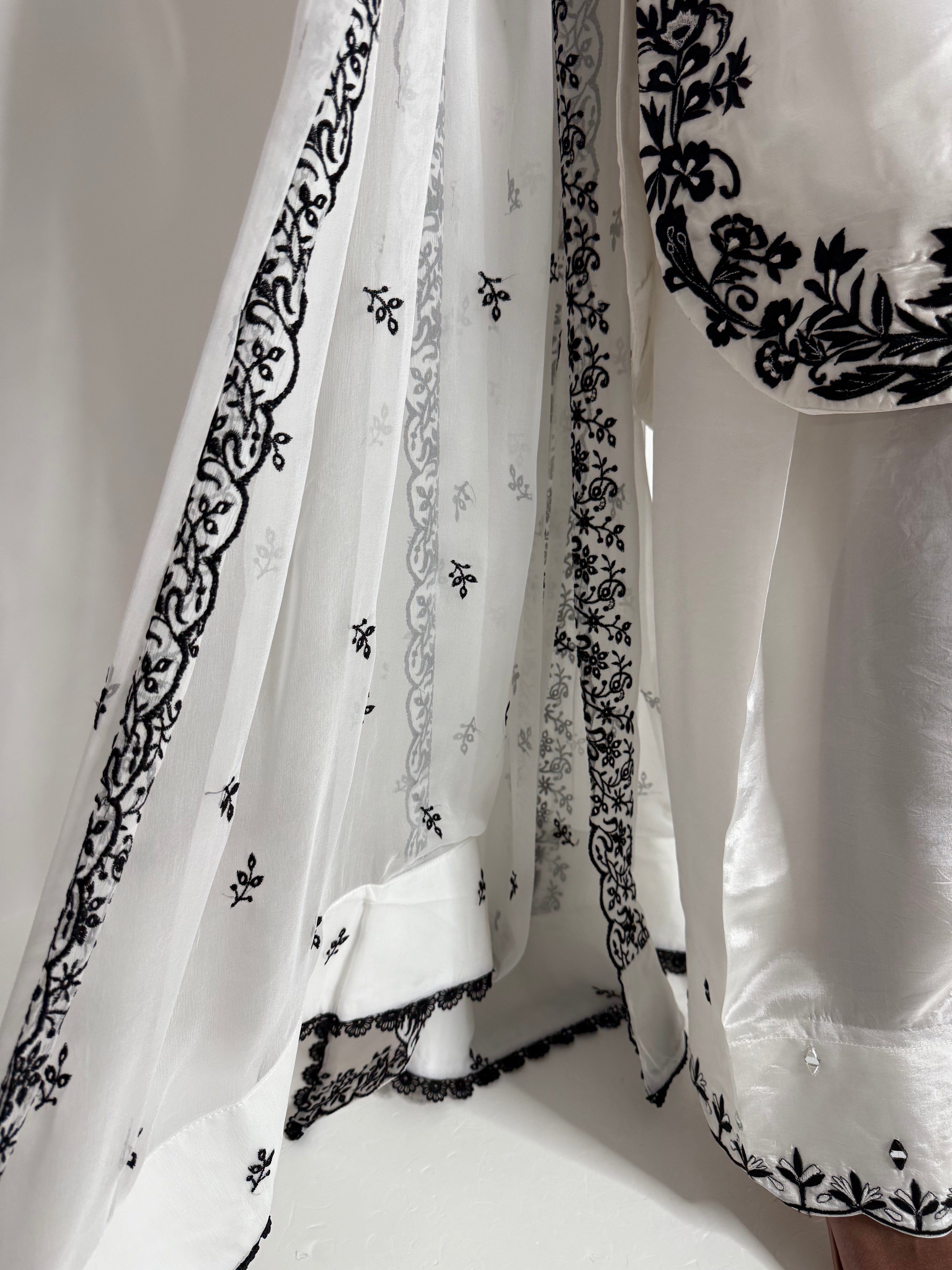 Formal monochrome Pakistani outfit – Ameliyana Boutique
