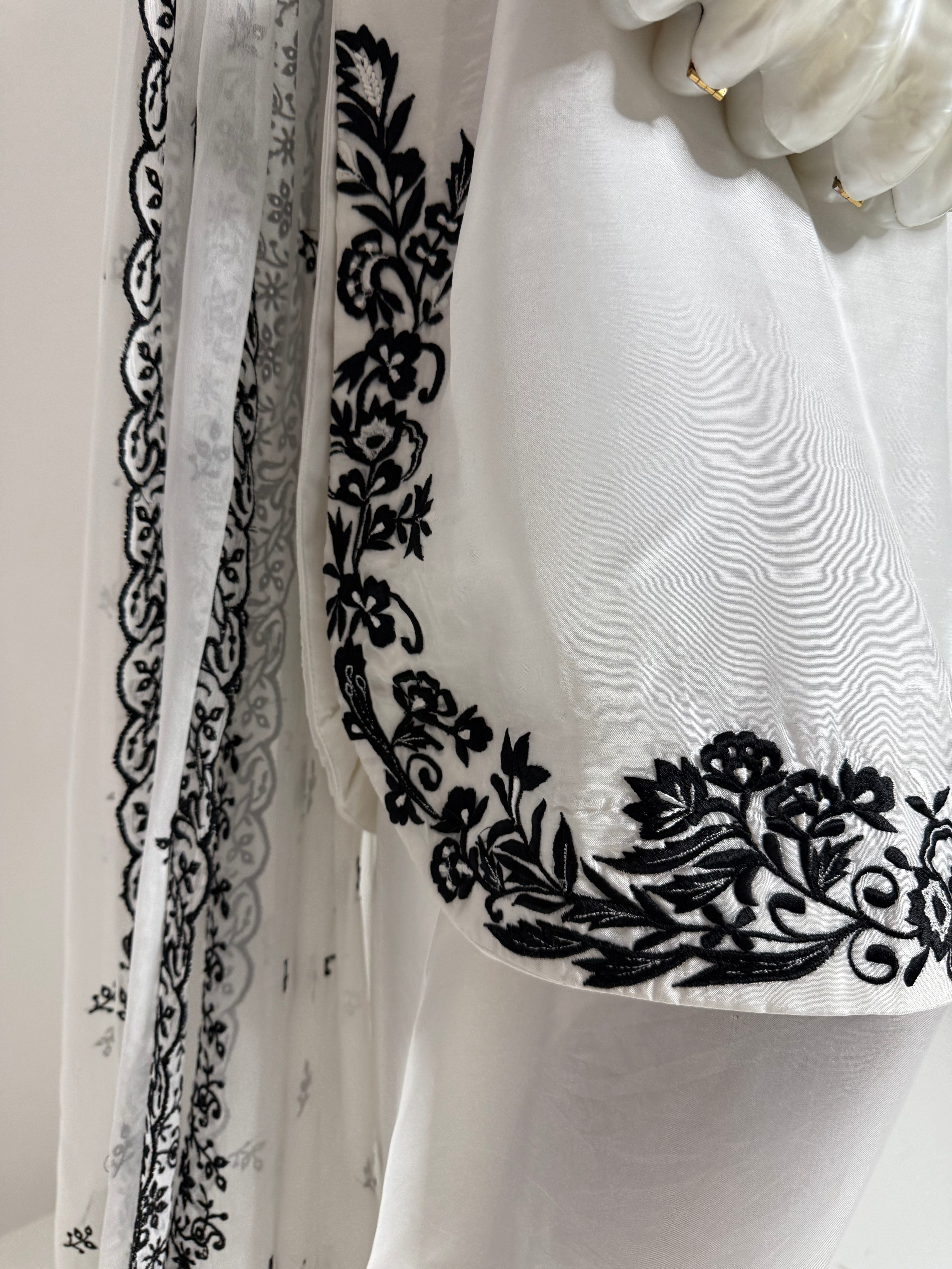 Noor – White & Black Embroidered Formal Suit | Pakistani Wedding & Eid Outfit