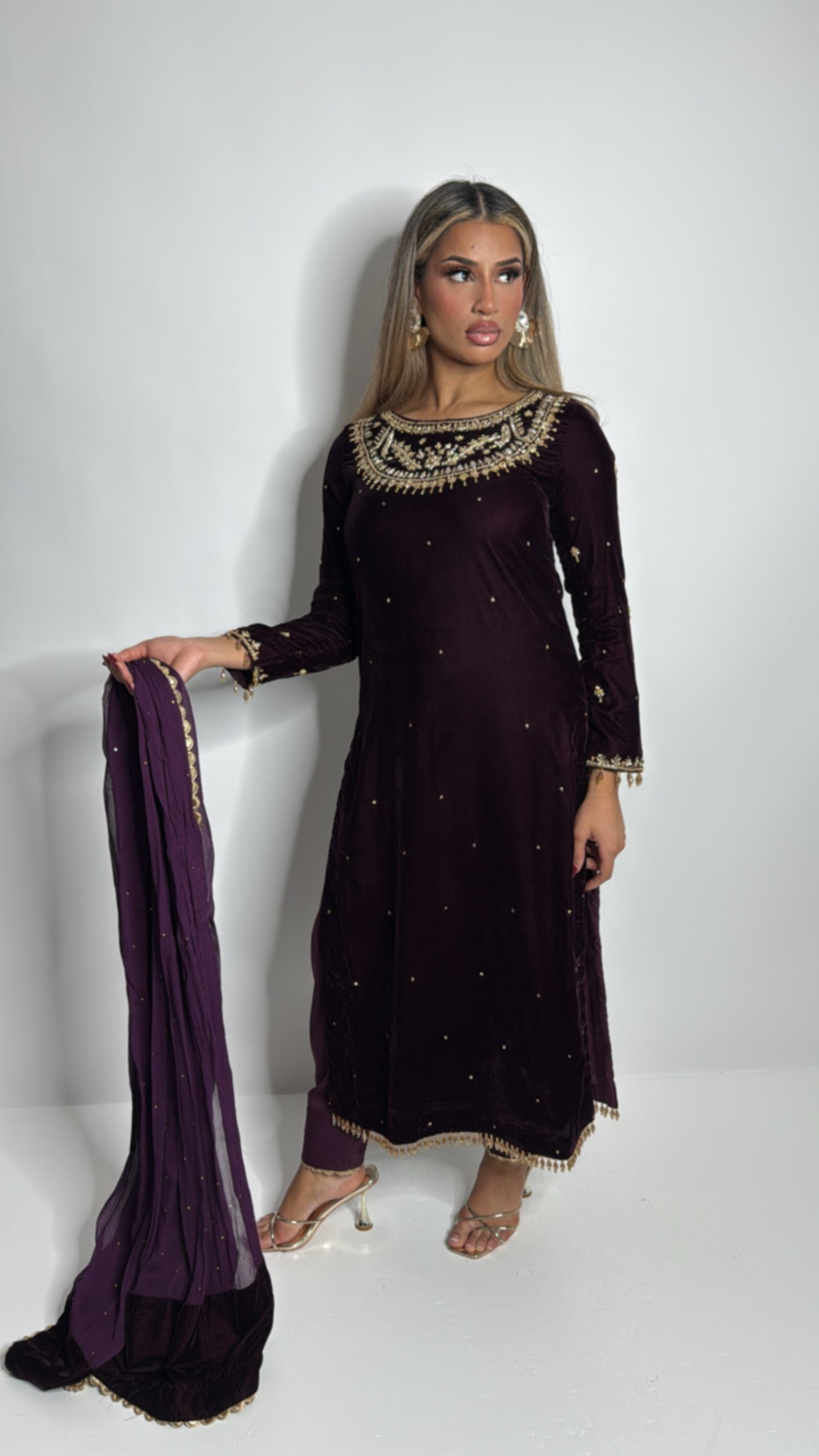 Elegant plum micro velvet Pakistani suit with velvet border dupatta