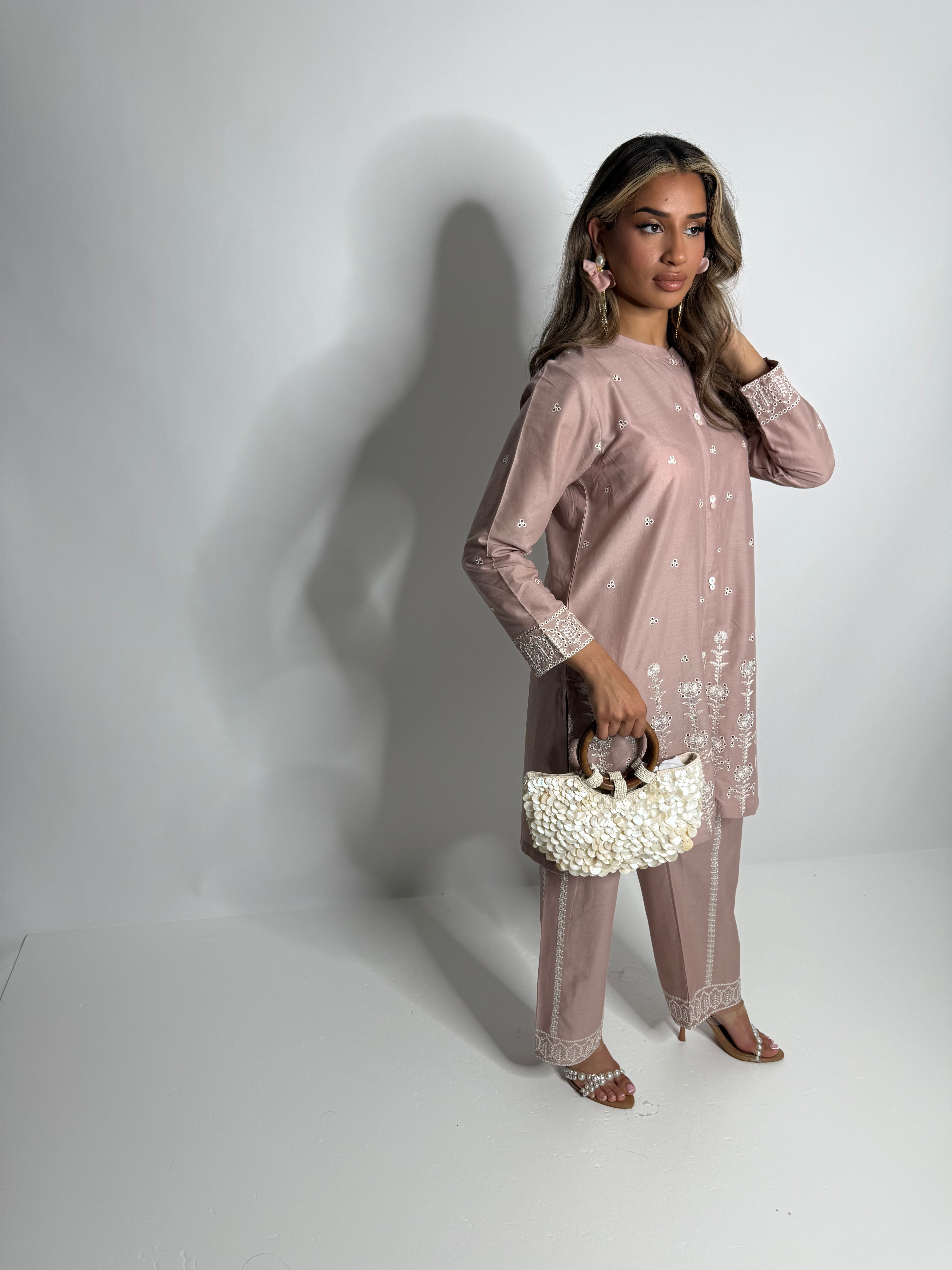 Modest ready to wear cambric suit in taupe