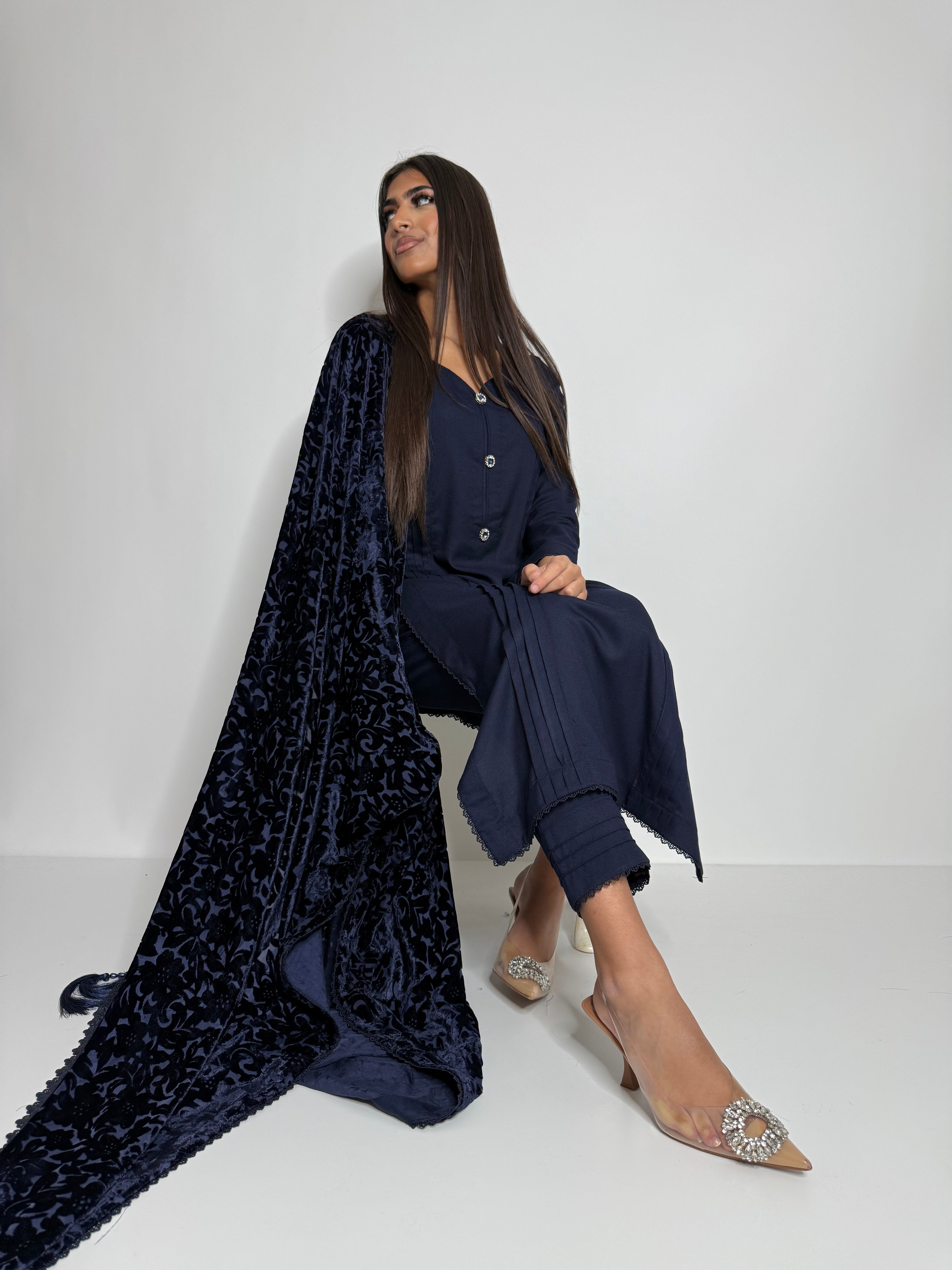 Modest navy outfit with clean silhouette
