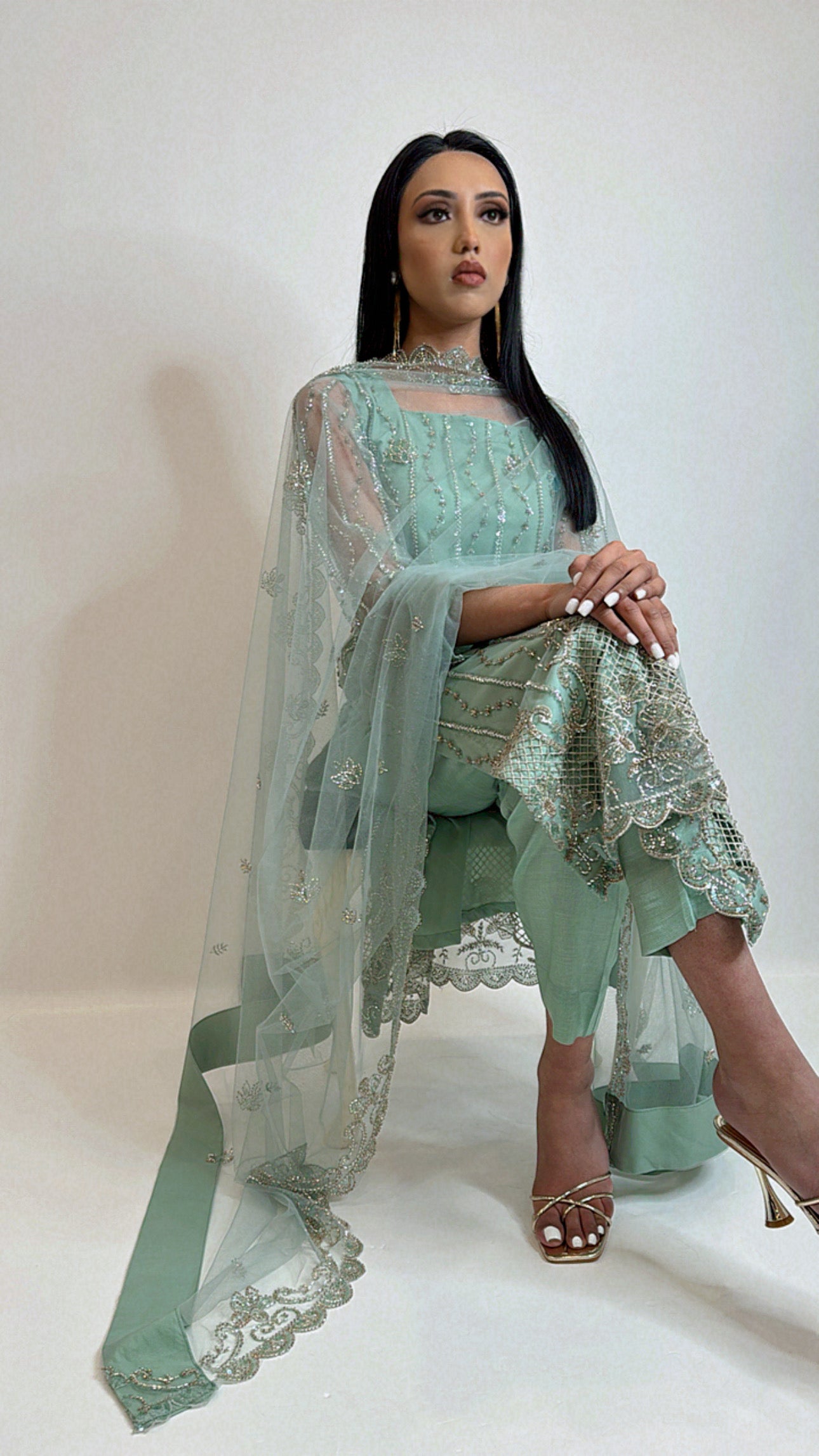 Pakistan I green suit for weddings 
